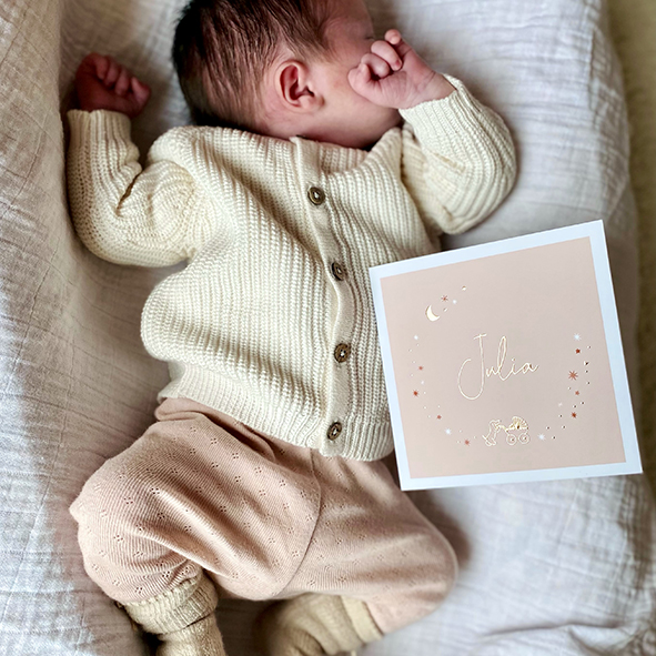 geboortekaartje goudfolie foliedruk zachte kleuren foliekaartje baby newborn persoonlijk ontwerp witte rand julia